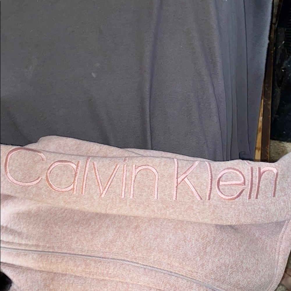 sweatshirt - Picture 2 of 3